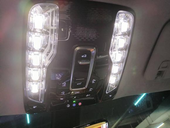 [广州·粤A] 二手别克世纪2023款 2.0T 四座私享版