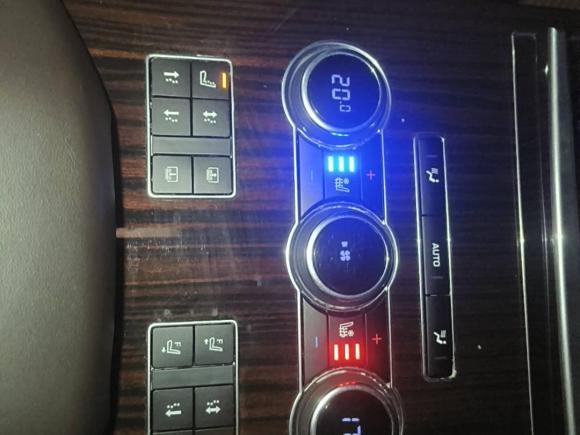 [上海·沪A] 二手路虎揽胜2013款 5.0 SC V8 AB 尊崇创世版