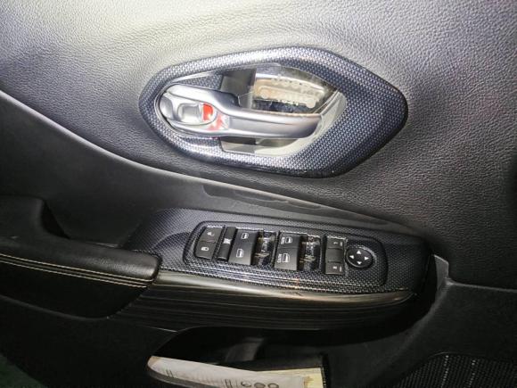 [武汉·鄂A] 二手Jeep自由光2017款 2.0L 优越版