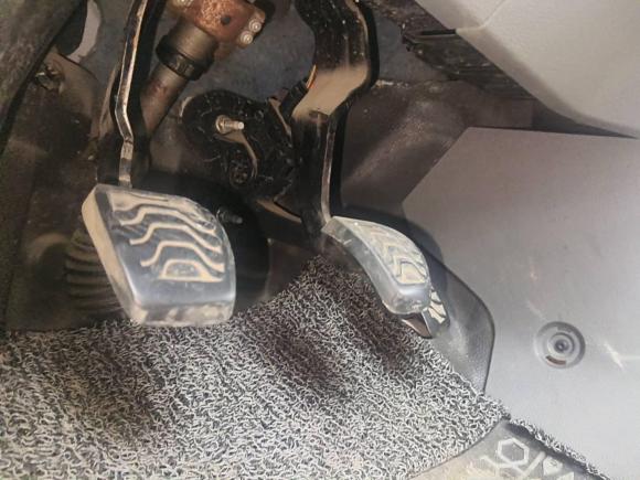 [青岛·鲁U] 二手福特全顺2017款 2.0T柴油多功能商用车短轴低顶国IV