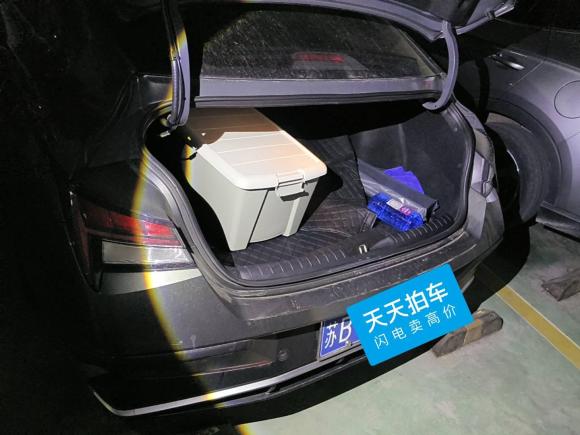 [无锡·苏B] 二手现代伊兰特2023款 1.5L CVT LUX尊贵版