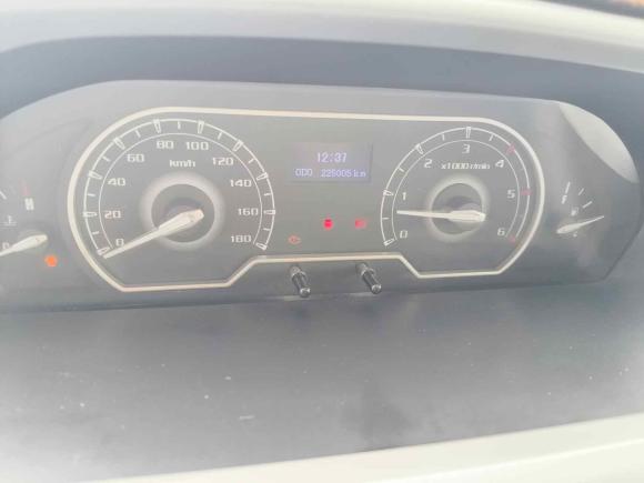 [深圳·粤B] 二手上汽大通MAXUS新途V802019款 2.0T Plus 6挡手动商旅版加长轴中顶17/18座