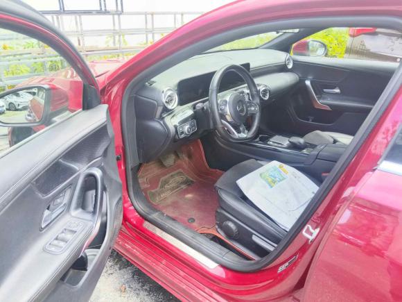 [杭州·浙A] 二手奔驰奔驰A级2022款 改款 A 200 L 运动轿车时尚型