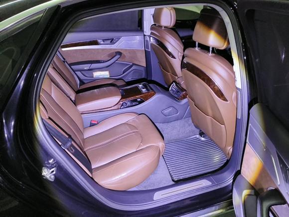 [武汉·鄂A] 二手奥迪奥迪A82012款 A8L 45 TFSI quattro豪华型