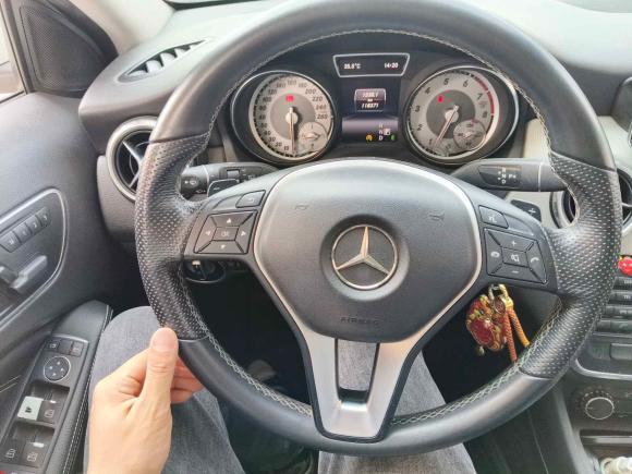 [无锡·苏B] 二手奔驰奔驰GLA2015款 GLA 200 动感型