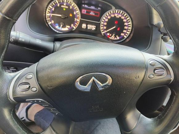 [深圳·粤B] 二手英菲尼迪英菲尼迪QX602014款 2.5 S/C Hybrid 两驱卓越版