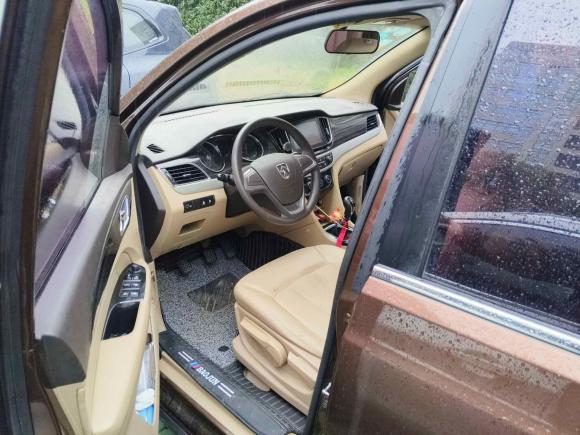 [上海·苏E] 二手宝骏宝骏7302016款 1.5T 手动舒适型 7座