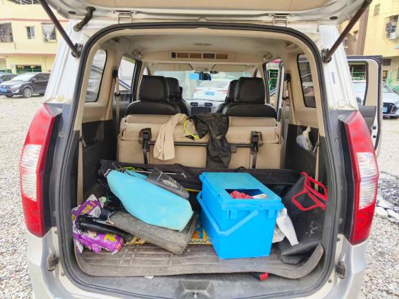 [广州·桂M] 二手五菱汽车五菱宏光2014款 1.5L S标准型