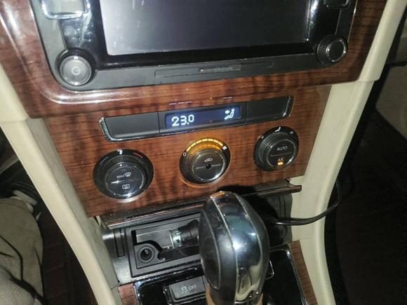 [杭州·浙A] 二手大众朗逸2013款 1.6L 自动豪华版