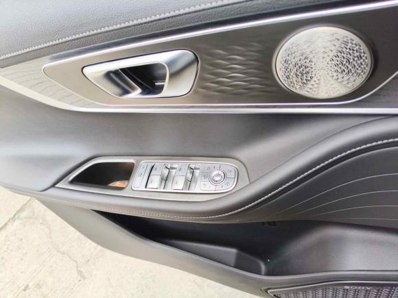 [上海·沪C] 二手奇瑞瑞虎8 PRO2024款 冠军版 290T 两驱闪耀版 7座