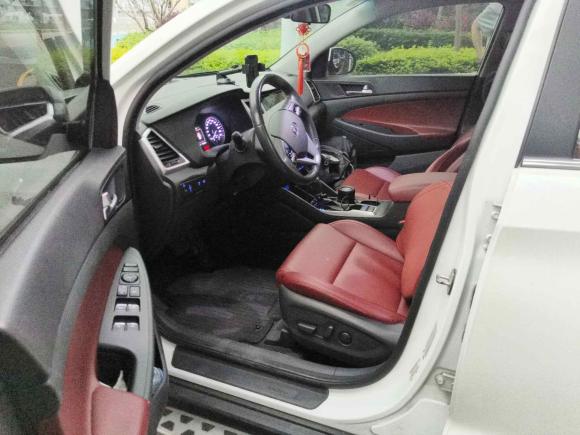 [深圳·粤B] 二手现代途胜2015款 1.6T 双离合两驱领先型