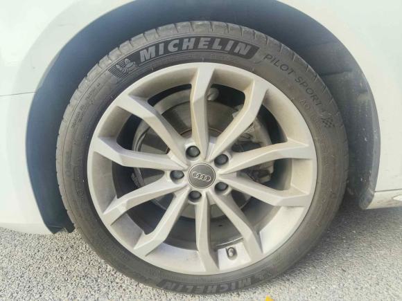 [上海·沪B] 二手奥迪奥迪A4L2018款 30周年年型 40 TFSI 时尚型