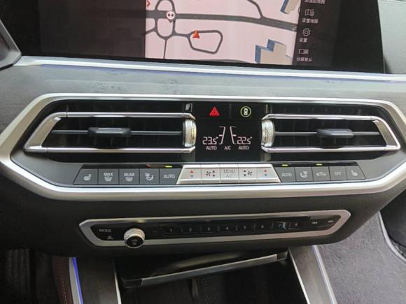 [上海·沪N] 二手宝马宝马X52022款 xDrive40i M运动套装