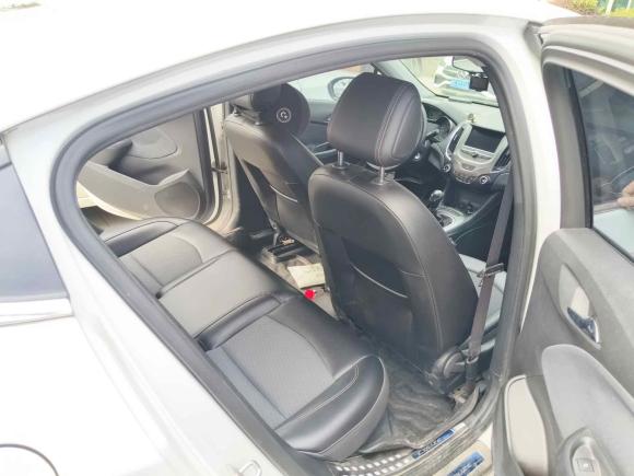 [深圳·粤B] 二手雪佛兰科鲁兹2017款 1.5L 手动炫锋版