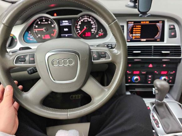[上海·浙A] 二手奥迪奥迪A6L2010款 2.0 TFSI 自动标准型
