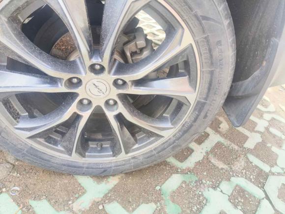 [济南·鲁A] 二手众泰众泰T5002018款 1.5T 自动尊享型