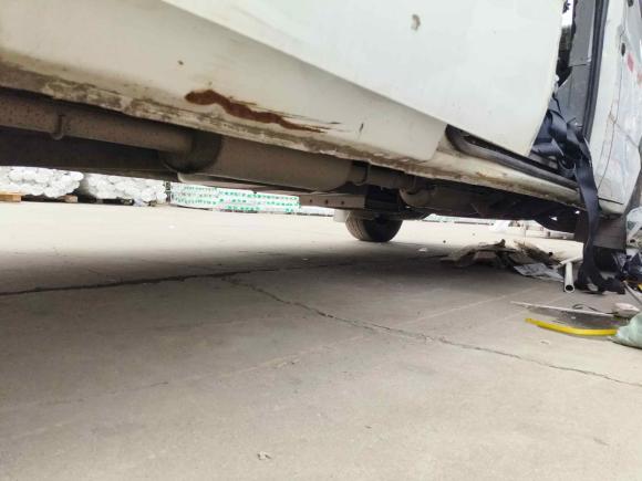 [上海·沪B] 二手福特经典全顺2013款 2.8T改款柴油冰白物流车长轴中顶JX493ZLQ4