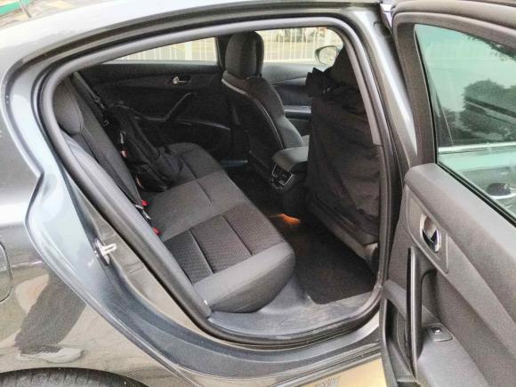 [武汉·鄂A] 二手标致标致5082011款 2.0L 手动经典版