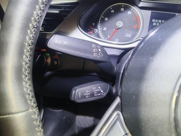 [武汉·鄂W] 二手奥迪奥迪A4L2015款 35 TFSI 自动标准型