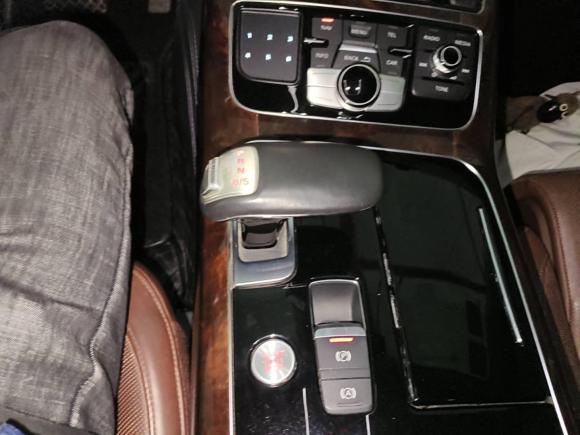 [上海·沪B] 二手奥迪奥迪A82016款 A8L 45 TFSI quattro豪华型