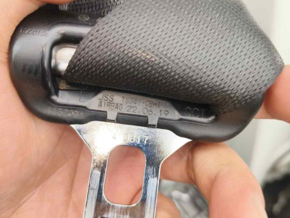 [西安·陕U] 二手奔驰奔驰A级2019款 A 180 L 运动轿车