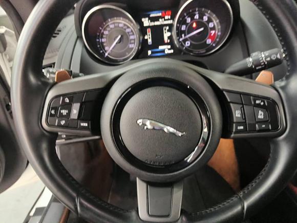 [深圳·粤B] 二手捷豹捷豹F-TYPE2015款 3.0 SC S 硬顶版