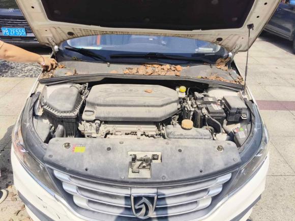 [上海·黑D] 二手宝骏宝骏3102017款 1.5L 自动豪华型