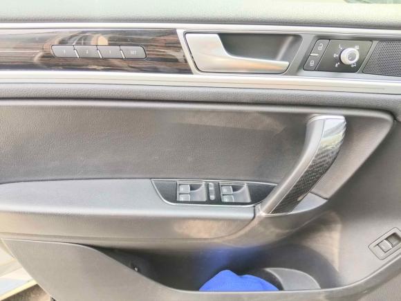 [上海·沪F] 二手大众途锐2017款 3.0TSI 驭岳型