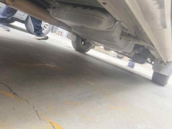 [嘉兴·浙F] 二手大通新途V802019款 2.5T经典款6挡手动厢式货车VAN短轴中顶2/3座