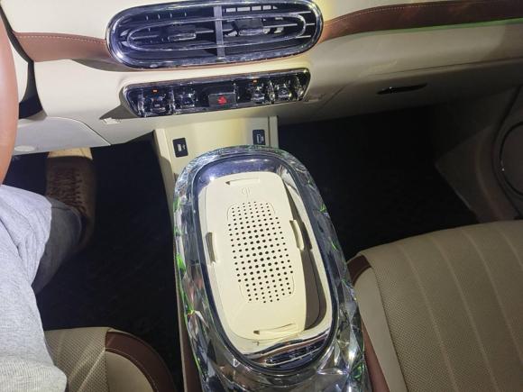 [苏州·苏E] 二手欧拉欧拉芭蕾猫2023款 401km 尊贵型