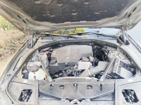 [南京·苏A] 二手宝马宝马5系2014款 525Li 豪华设计套装