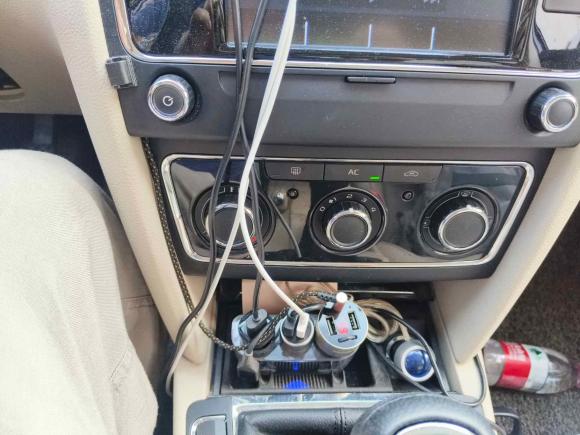 [上海·沪A] 二手斯柯达昊锐2009款 1.8TSI 手动智雅版