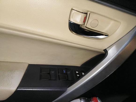 [深圳·粤B] 二手丰田雷凌2017款 改款双擎 1.8H GS E-CVT精英天窗版 国VI