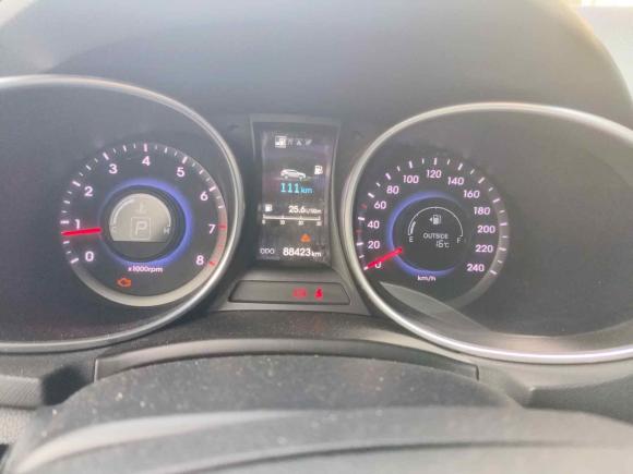 [广州·粤A] 二手现代胜达2013款 2.4L 自动两驱智能型