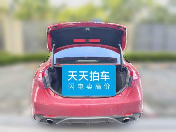 [上海·沪D] 二手阿尔法·罗密欧Giulia朱丽叶2017款 2.0T 280HP Milano限量版