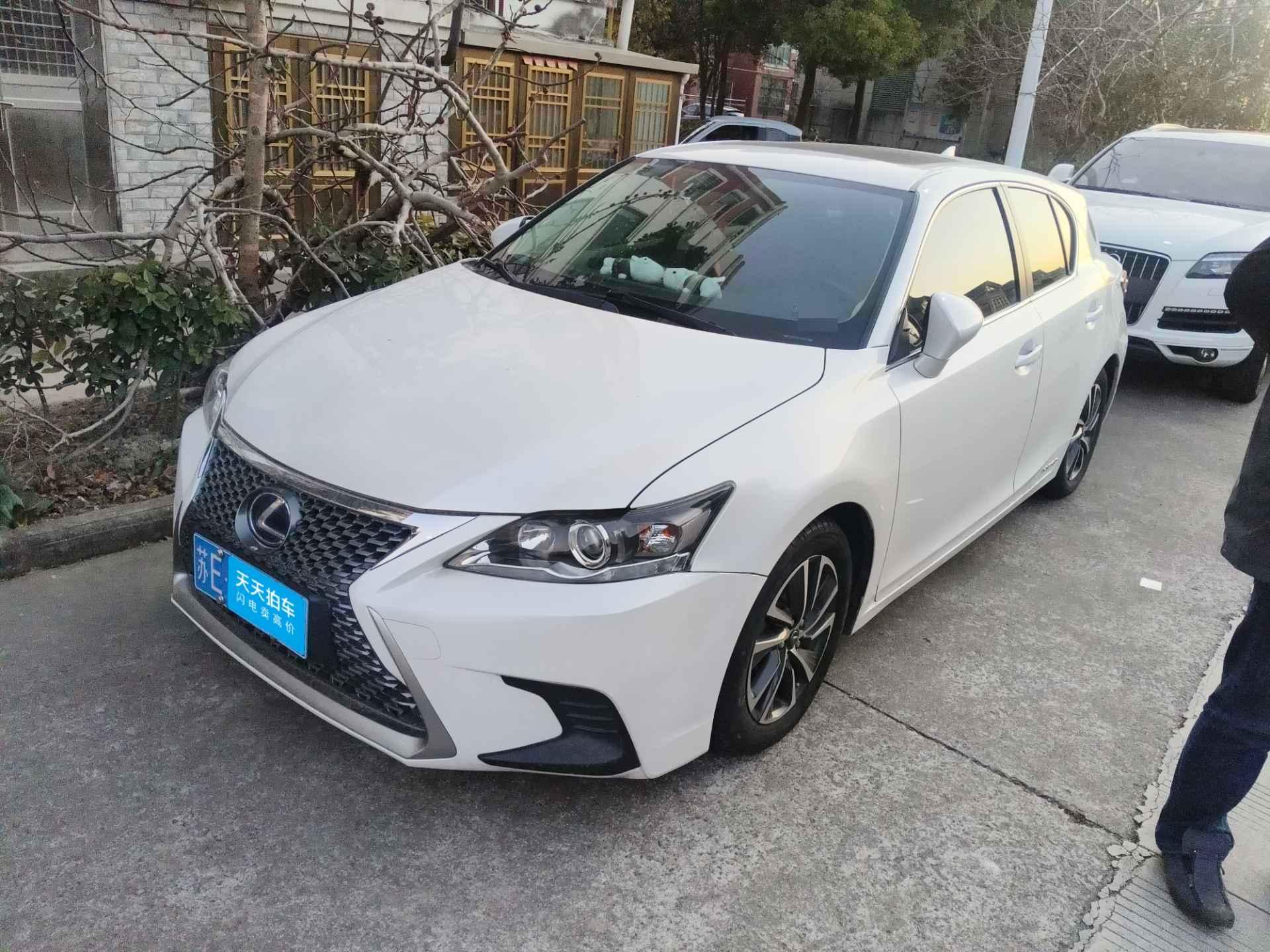 [南通·苏E] 雷克萨斯雷克萨斯CT2017款 CT200h 舒适版 单色 国VI