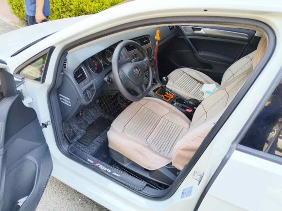 [青岛·鲁B] 二手大众高尔夫2015款 1.6L 手动时尚型