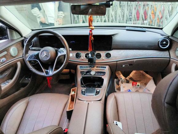 [上海·沪A] 二手奔驰奔驰E级新能源2022款 改款三 E 350 e L 插电式混合动力轿车