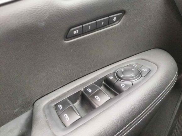 [武汉·鄂A] 二手凯迪拉克凯迪拉克XT62021款 2.0T 六座四驱豪华型