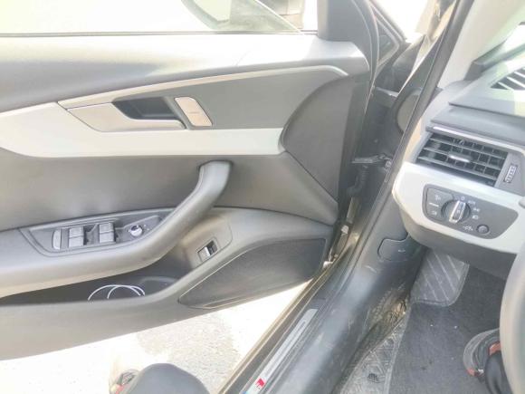 [上海·苏U] 二手奥迪奥迪A4L2024款 40 TFSI 时尚动感型