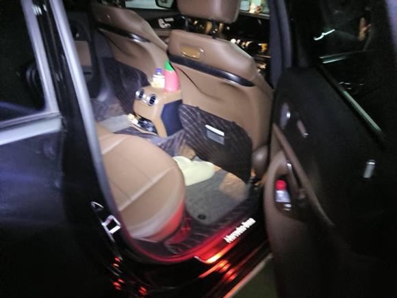 [深圳·粤B] 二手奔驰奔驰E级2017款 E 300 L 运动时尚型