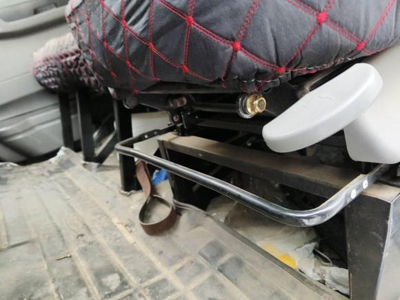 [南京·苏A] 二手东风御风御风2021款 2.3T V9物流车长轴中顶6-9座国V WP2.3