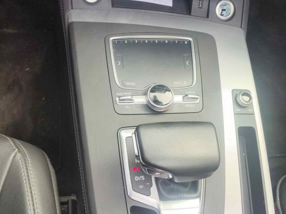 [合肥·沪C] 二手奥迪奥迪Q5L2020款 改款 40 TFSI 荣享时尚型