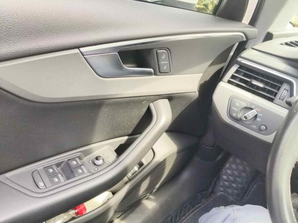 [上海·晋A] 二手奥迪奥迪A4L2018款 30周年年型 40 TFSI 进取型