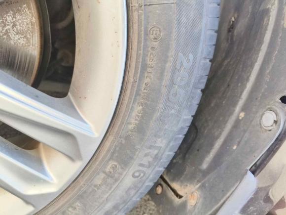 [深圳·桂M] 二手吉利汽车帝豪2017款 三厢百万款 1.5L CVT向上版