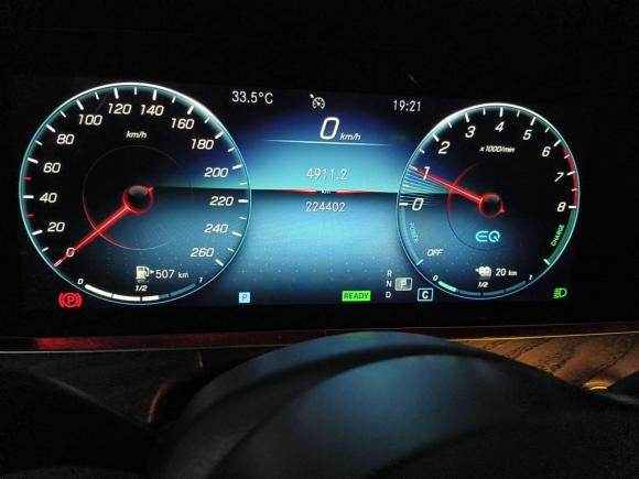 [深圳·粤B] 二手奔驰奔驰E级新能源2022款 改款三 E 350 e L 插电式混合动力轿车