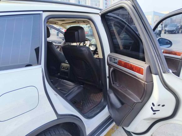 [青岛·鲁U] 二手大众途锐2011款 3.0TSI 标配型