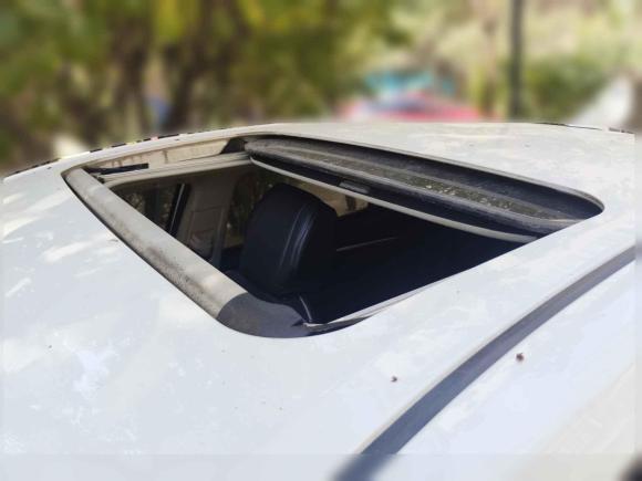 [西安·陕A] 二手丰田雷凌2016款 双擎 1.8H GS E-CVT精英天窗版