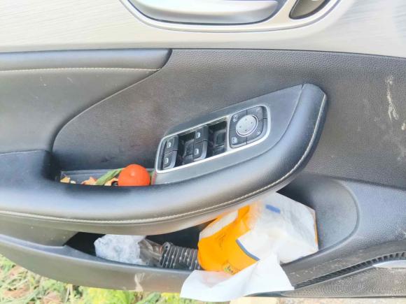 [上海·沪A] 二手荣威荣威i6 MAX新能源2020款 1.5T PHEV爽酷天幕版