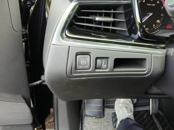 [深圳·粤B] 二手凯迪拉克凯迪拉克XT62020款 28T 六座四驱豪华运动型